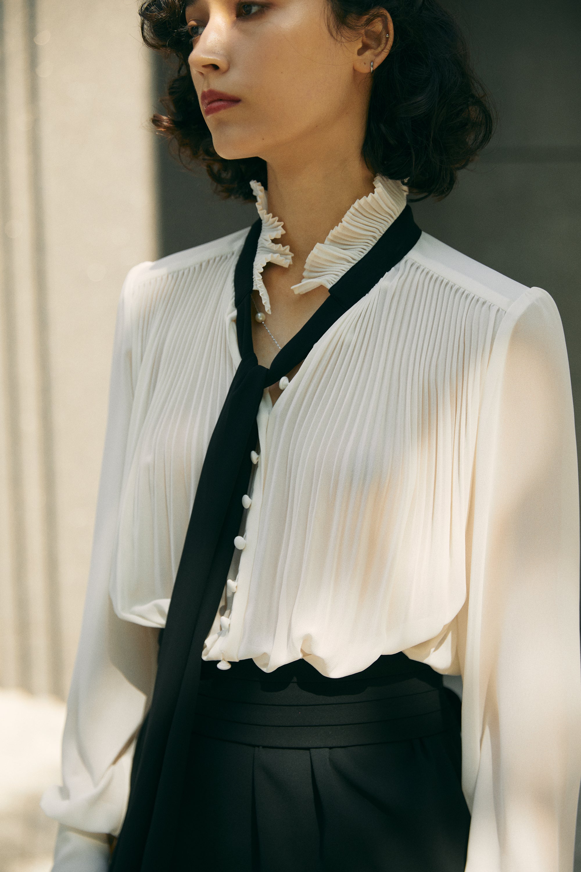 ボウ付きプリーツトップアイラインドレス