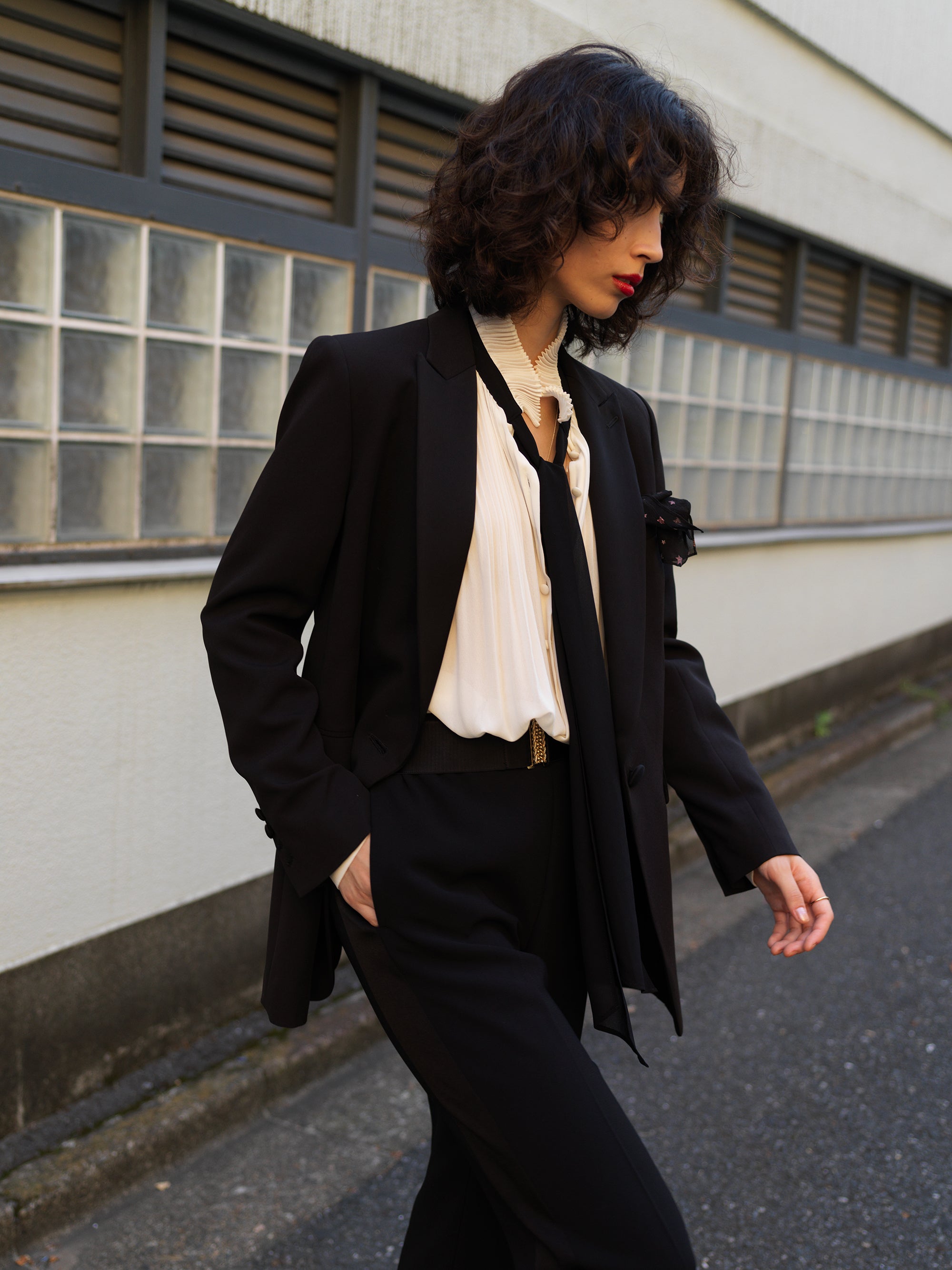 ワンボタンピークドカラージャケット