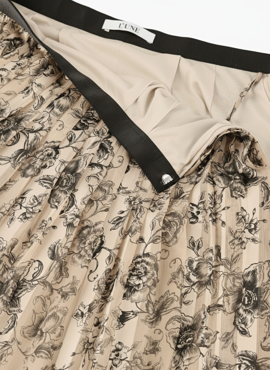 ウインディローズプリント プリーツスカート 赤み抑制