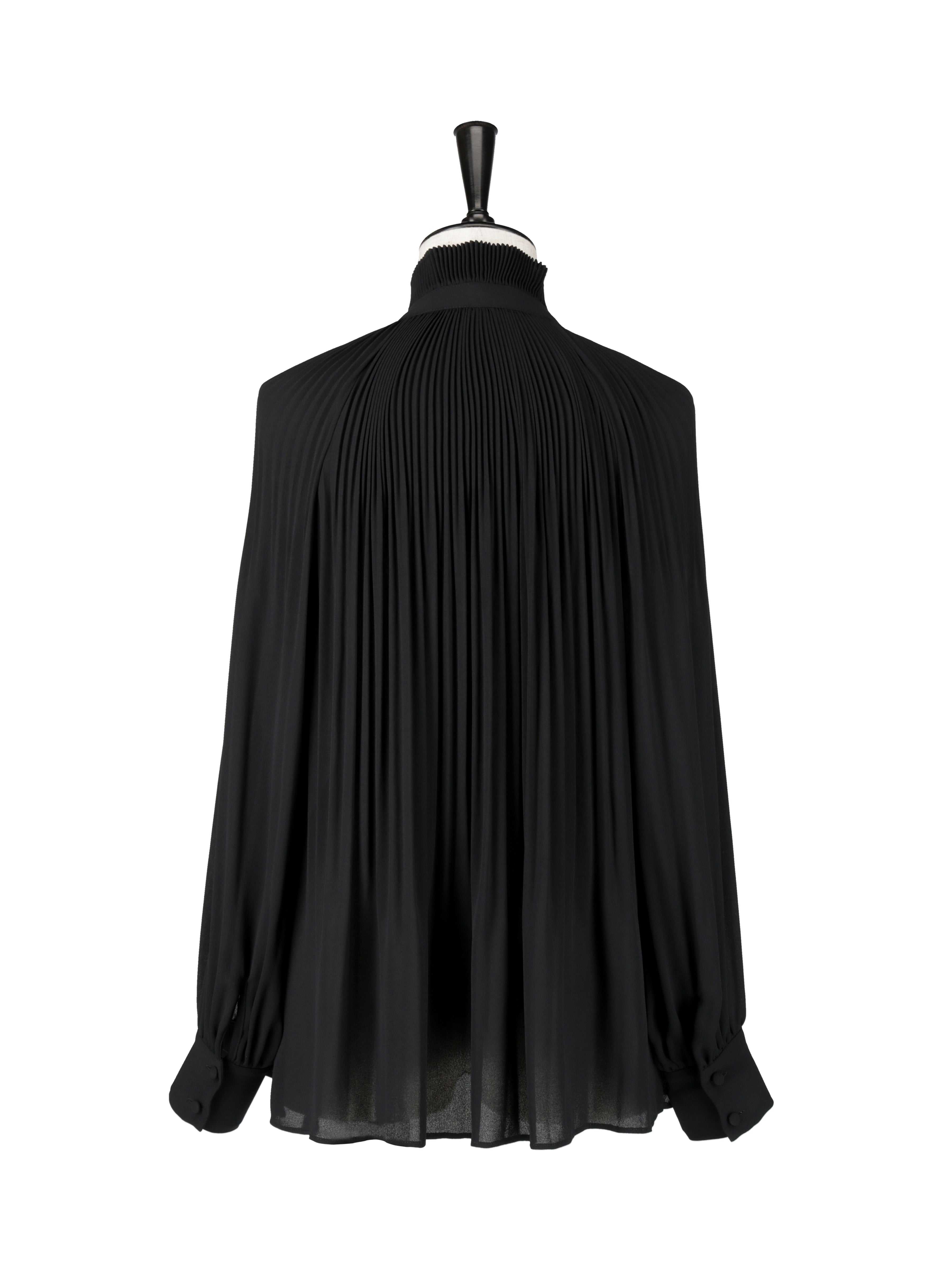 Pleated ruffle collar blouse