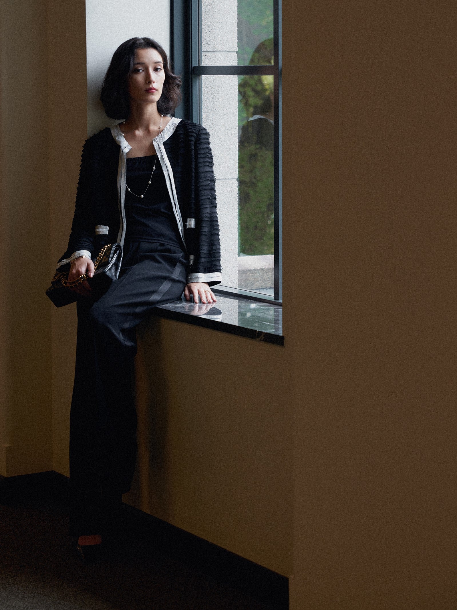 バックサテンジョーゼット サイドラインパンツ