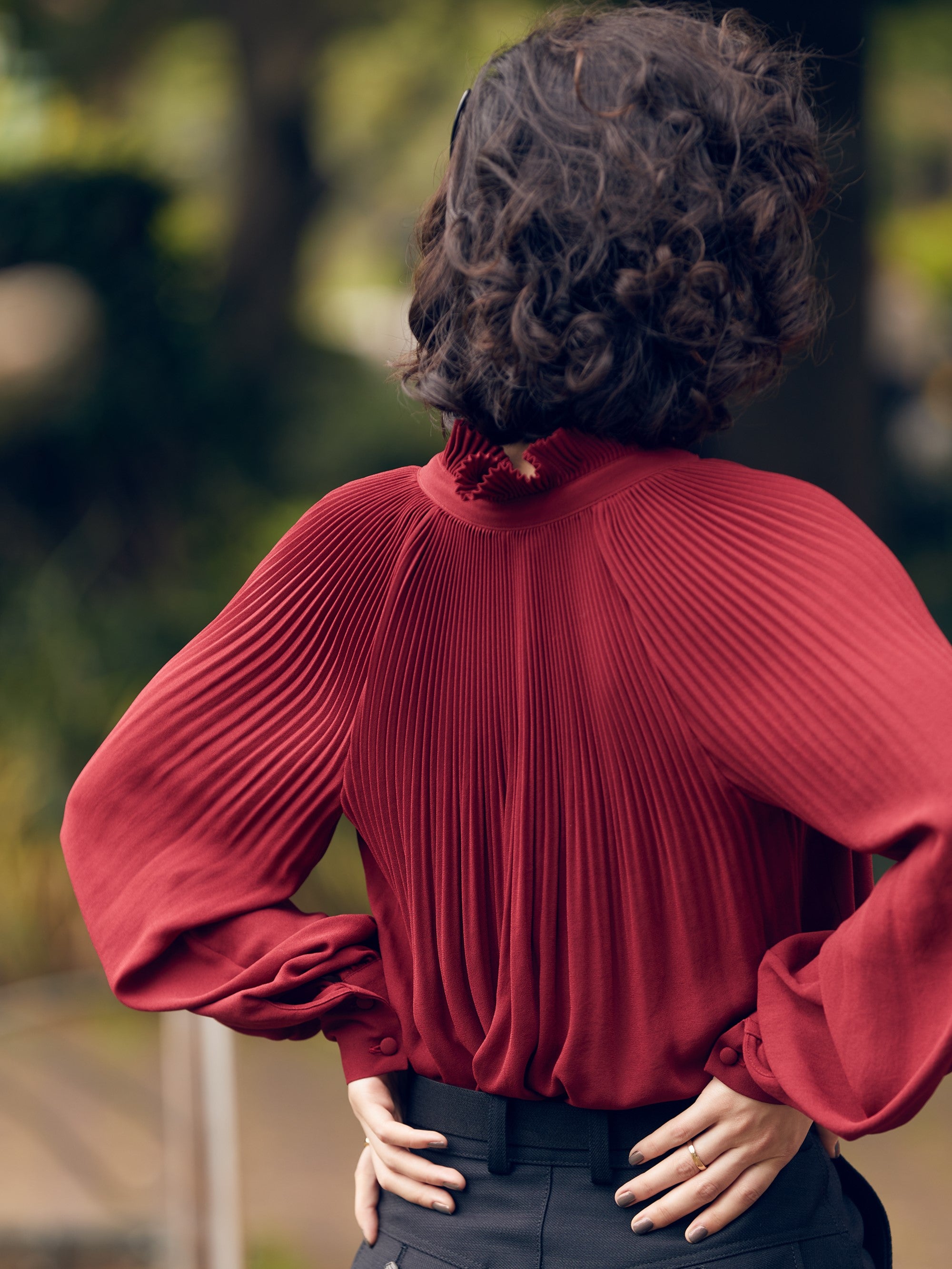 クレープ　プリーツブラウス