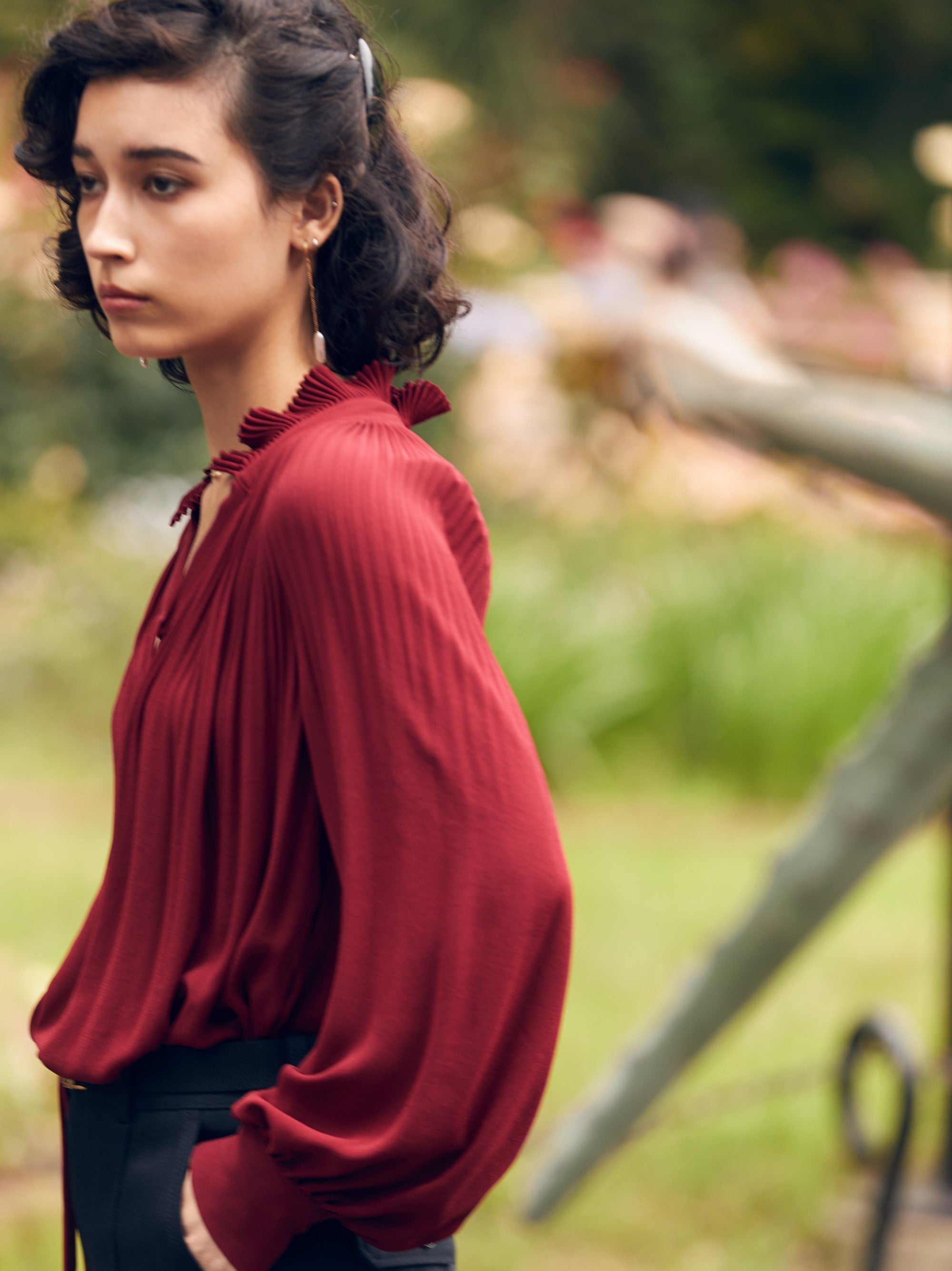 クレープ　プリーツブラウス