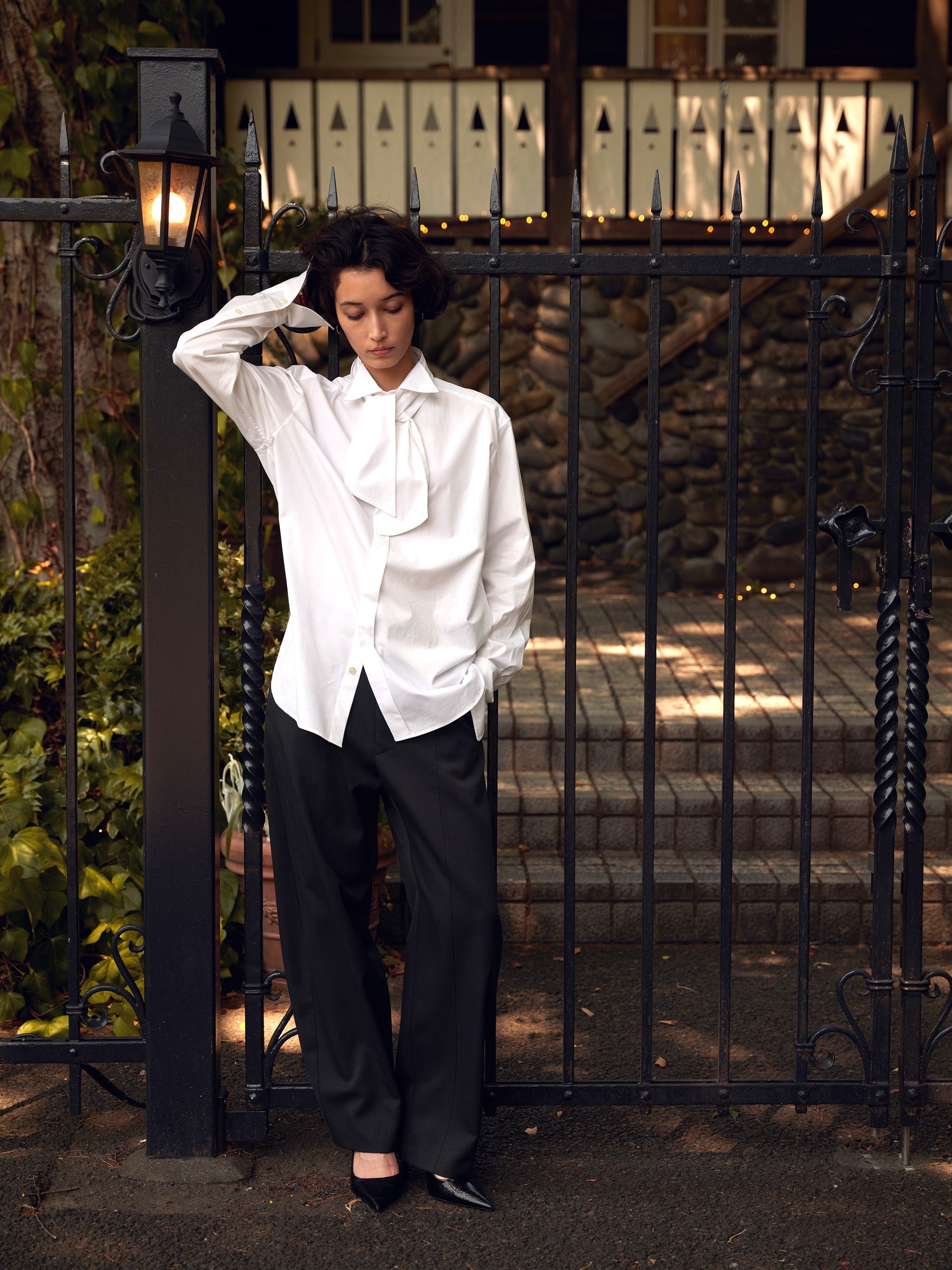 ウールツイル　カーヴィーパンツ