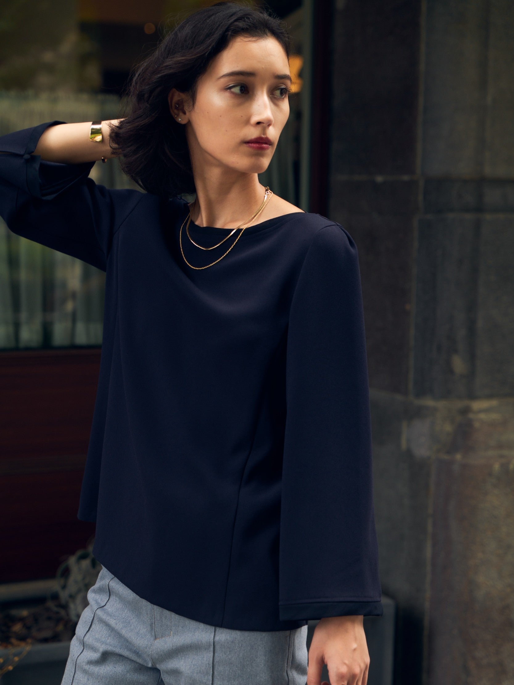 テイパードプラウス（バックサテンジョーゼット）