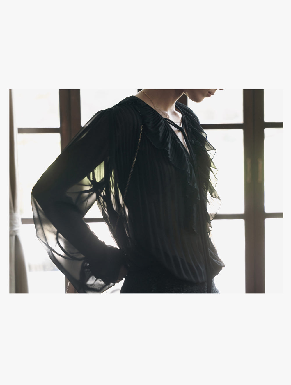 プリーツブラウス(ラージカラー）