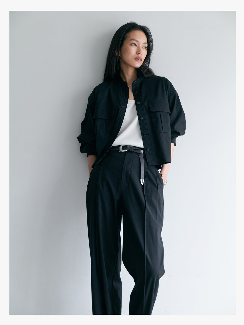 ピンタックストレートパンツ  BK