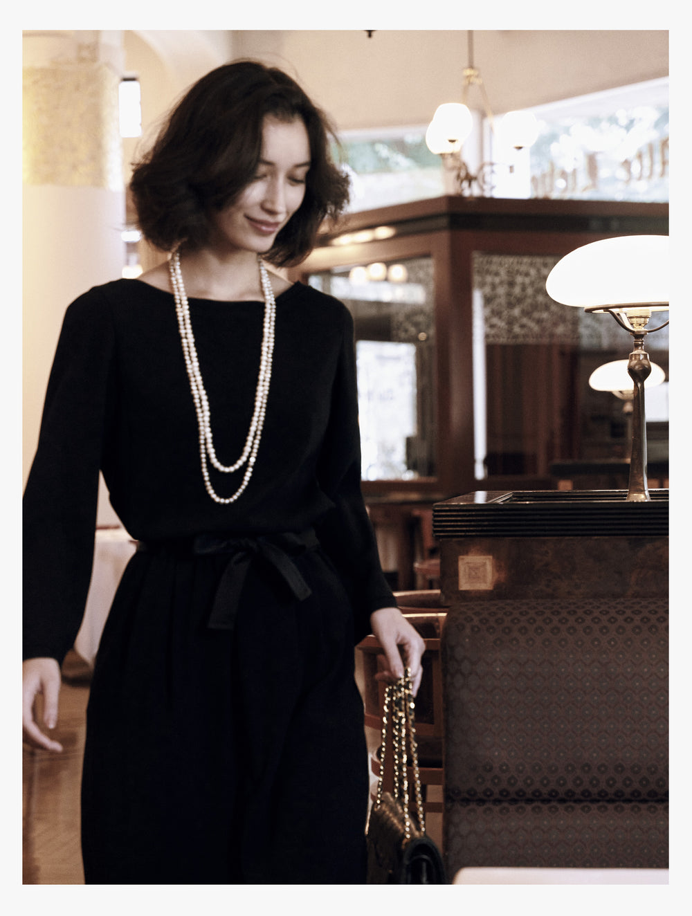 テイパードプラウス（バックサテンジョーゼット）