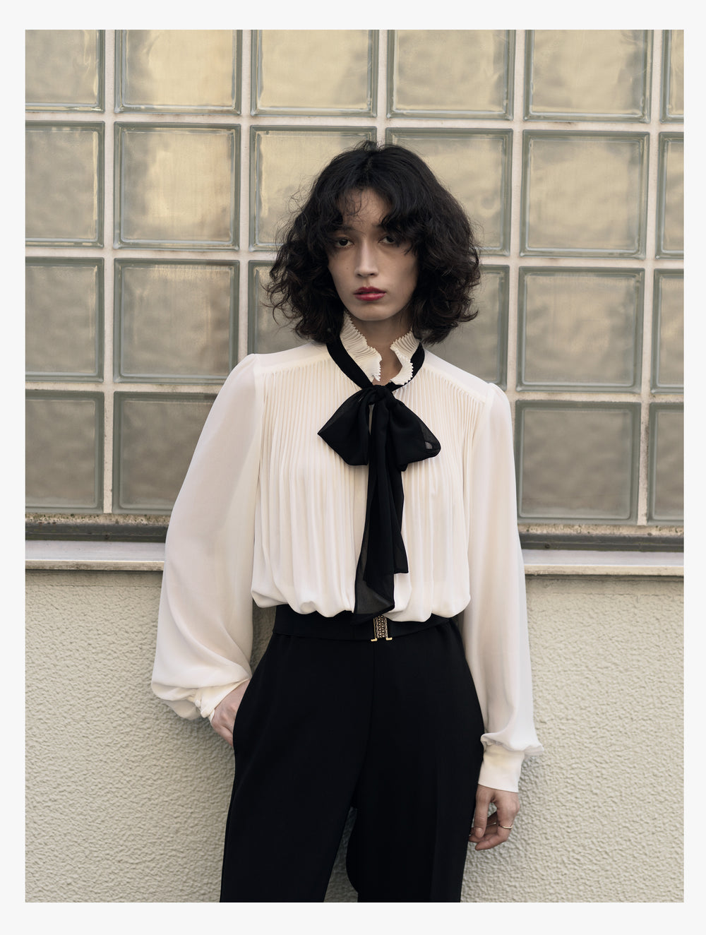 プリーツブラウス（パフスリーブ）