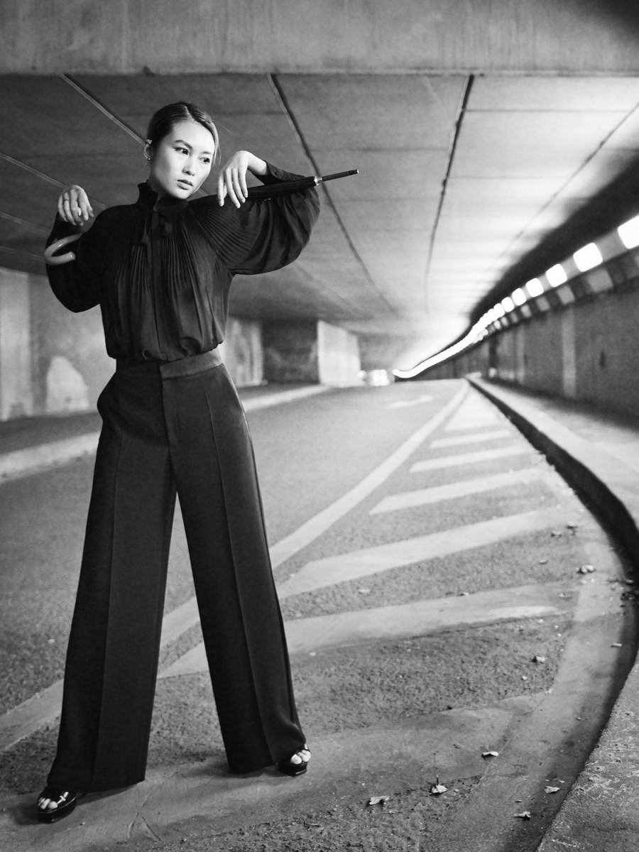 プリーツブラウス（フリルカラー）