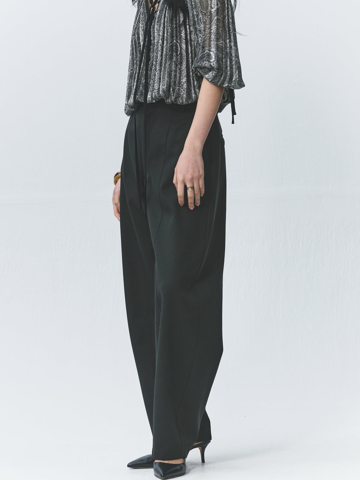 Wool twill curvy pants