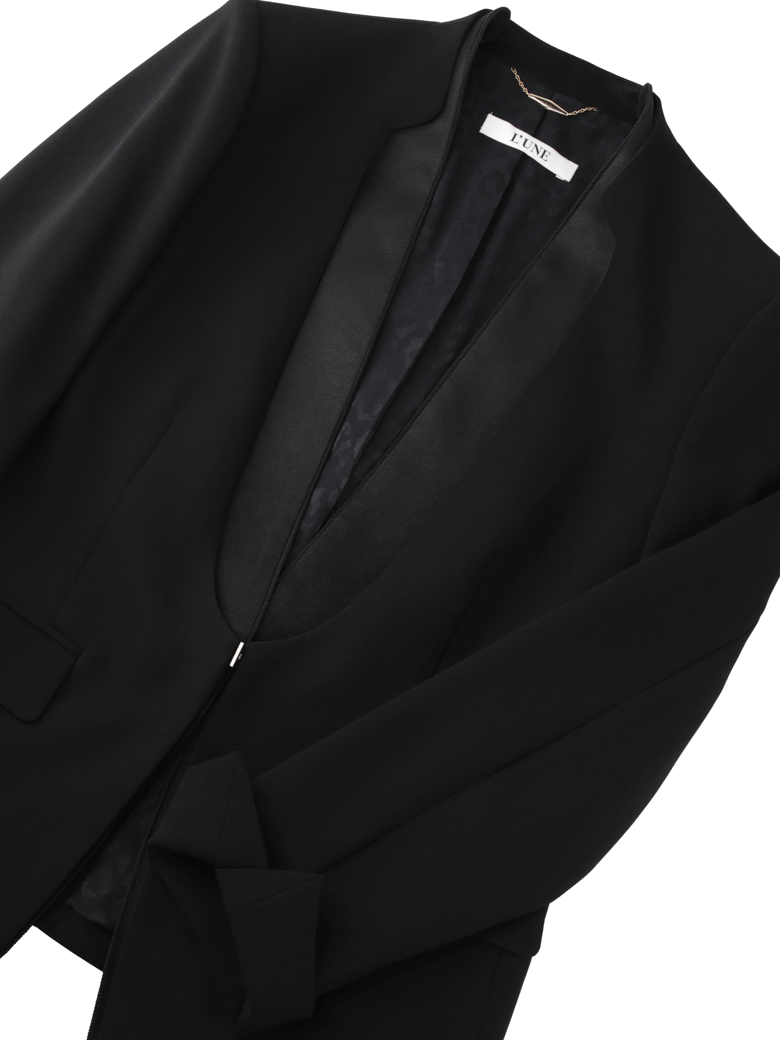 デタチャブルカラージャケット